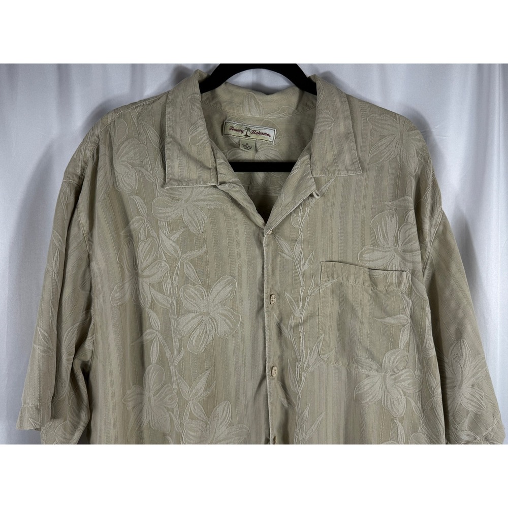 Tommy Bahama 100% Silk Shirt Mens XL Beige Floral Hawaiian Vacation Wear - Picture 2 of 5